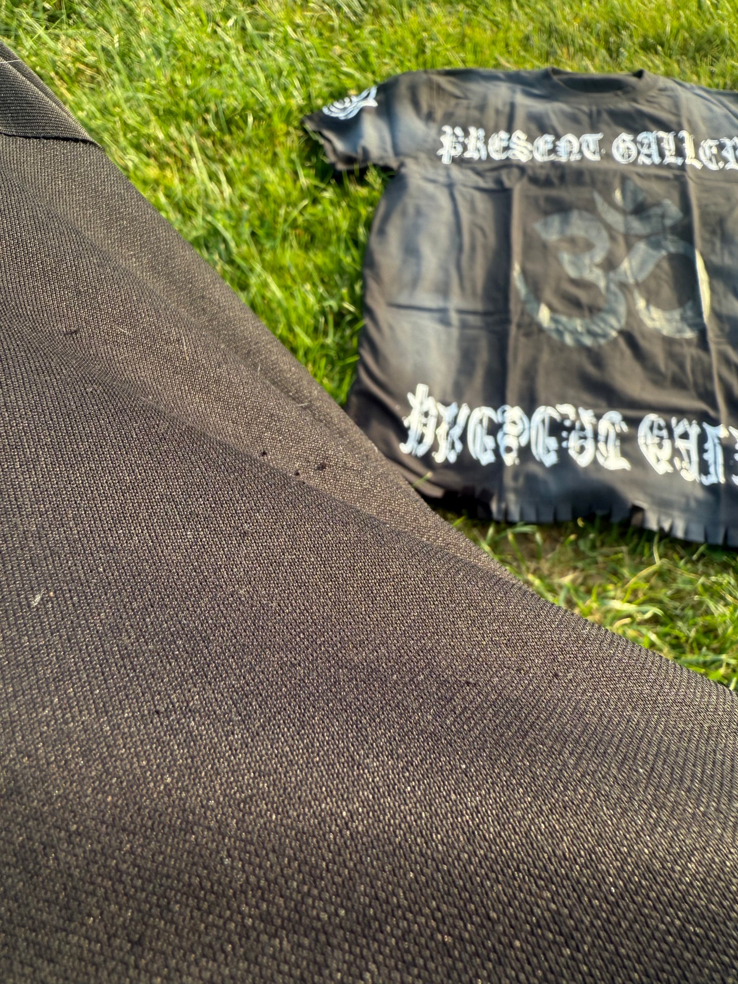 PRESENT GALLERY VINTAGE T-SHIRT