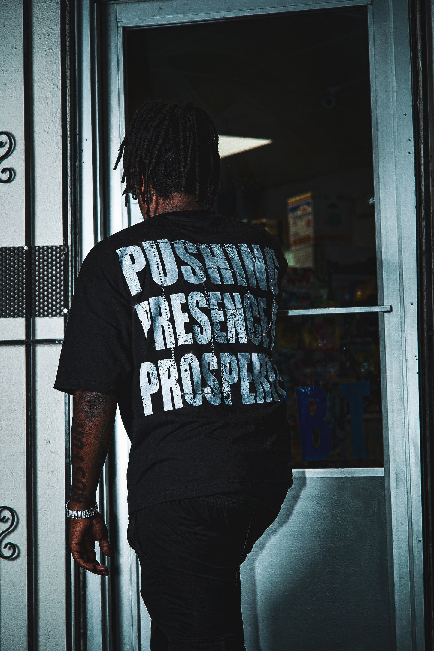 Pushing Presence (T-shirt)