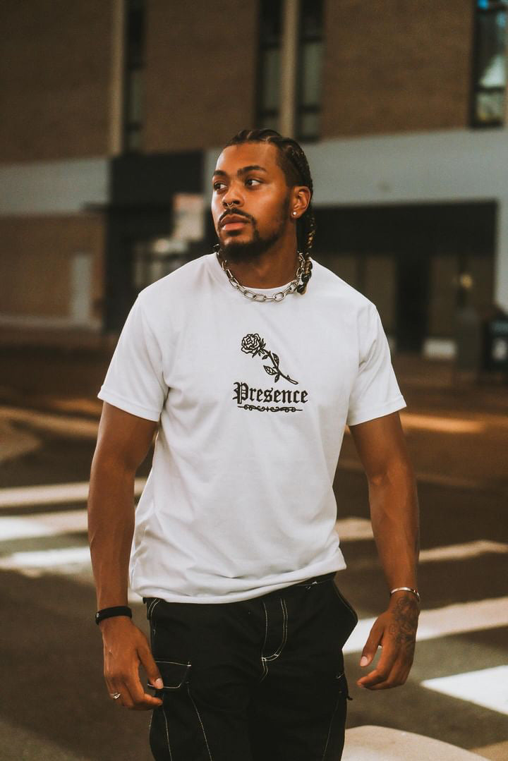 Thorn love Short Sleeve T-shirt